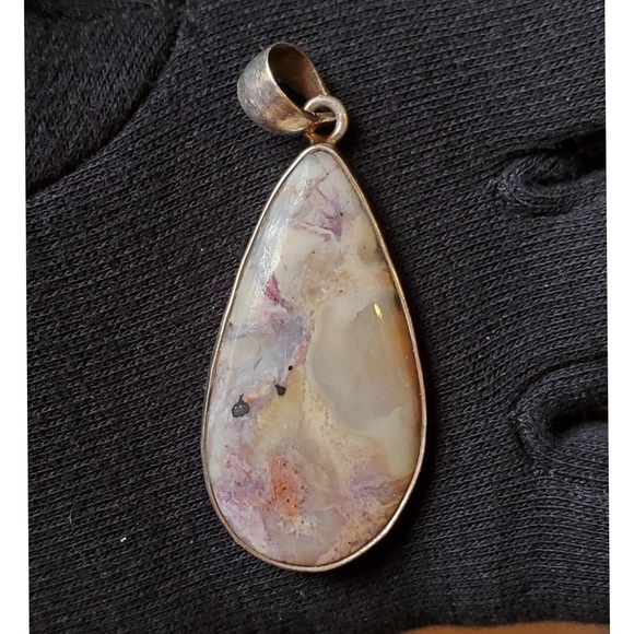 Tiffany Stone Pendent - Picture 1 of 3